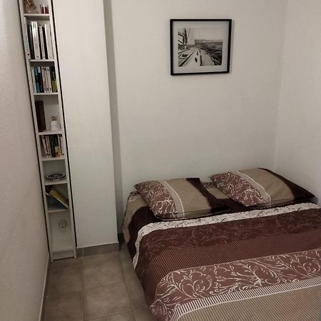 Sanary sur Mer Appartement 30m2 T2 avec terrasse Piscine 10min à pied de la plage Extérieur photo