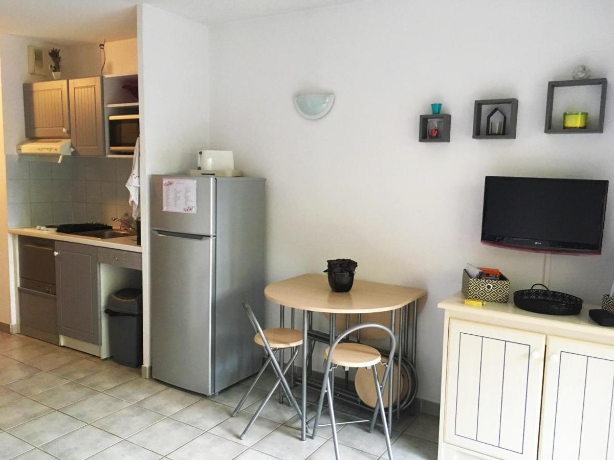 Sanary sur Mer Appartement 30m2 T2 avec terrasse Piscine 10min à pied de la plage Extérieur photo